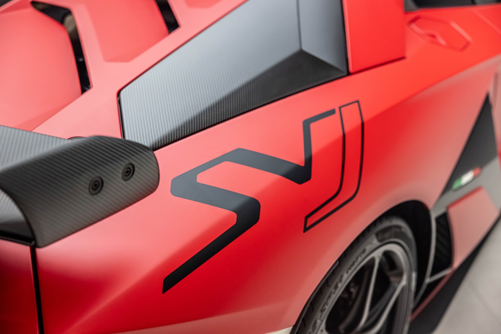 2019 LAMBORGHINI AVENTADOR SVJ 
